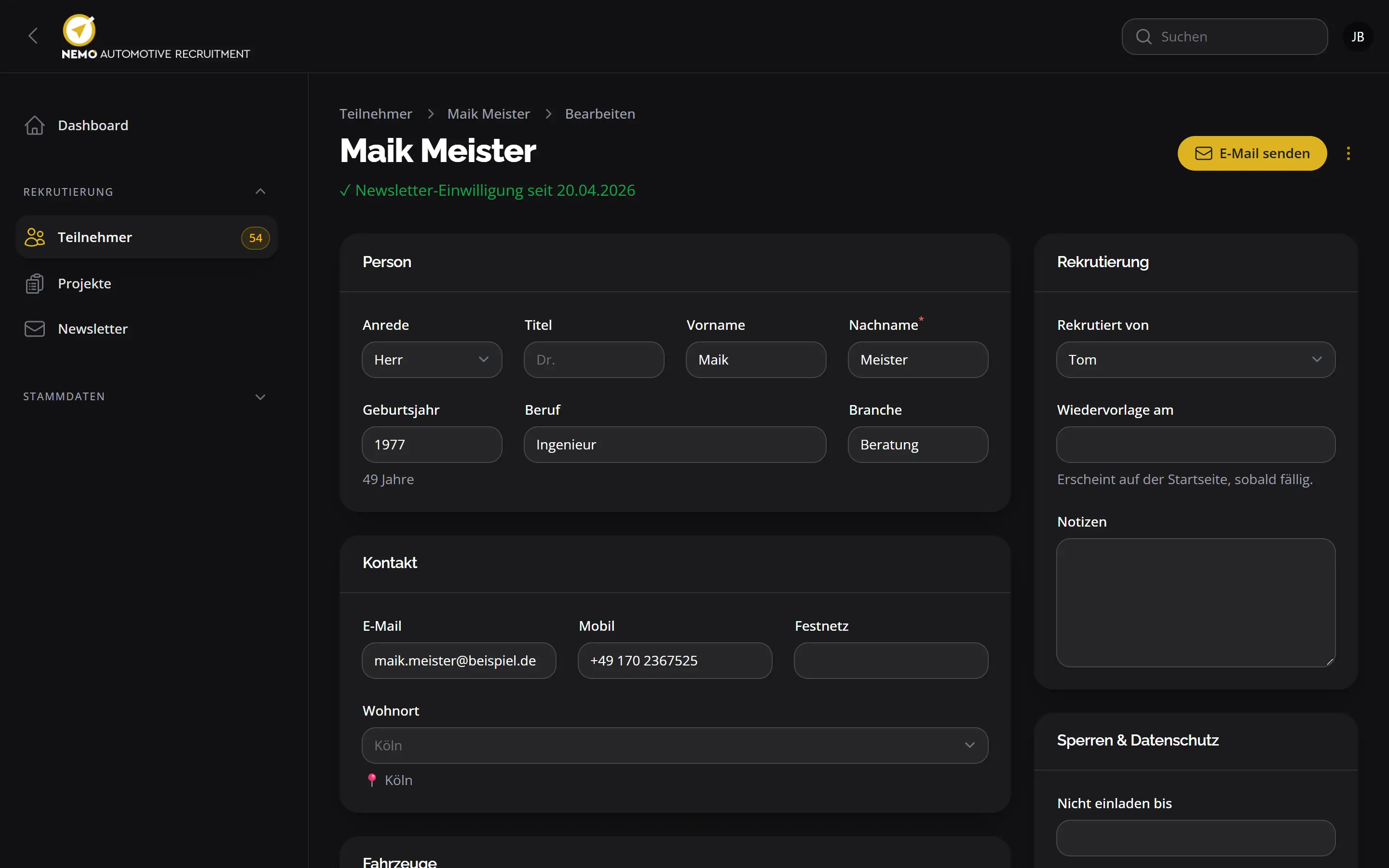 Teilnehmer-Profil mit Person, Kontakt, Rekrutierung und Newsletter-Status (Beispieldaten)